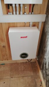 Instalación de paneles solares fotovoltaicos en vivienda rural sector Mune Alto Pitrufquén